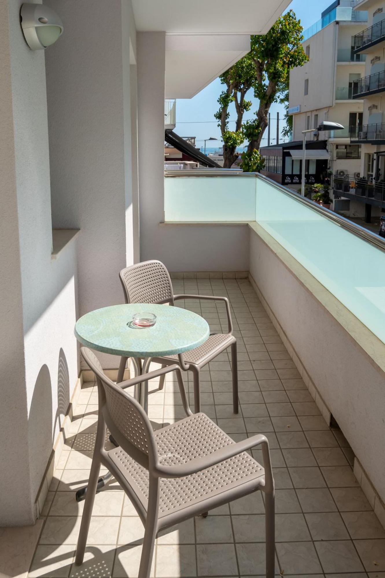 Residence Marzia Rimini Eksteriør bilde